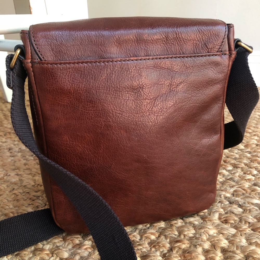 New: Fossil Miles Leather Courier Bag with Adjustable Strap - Picture 11 of 16